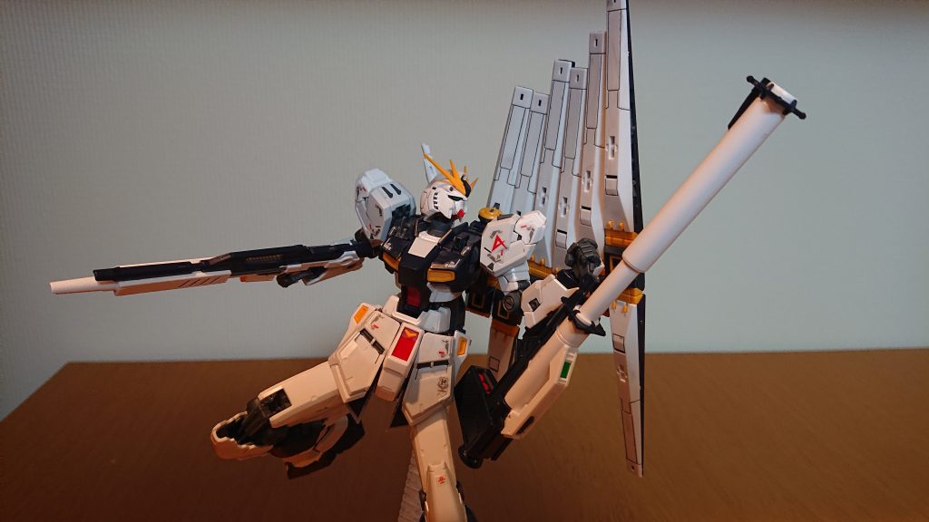 RG νガンダム–5枚目/制作者：刺身オレンジ