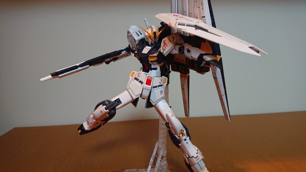 RG νガンダム–3枚目/制作者：刺身オレンジ