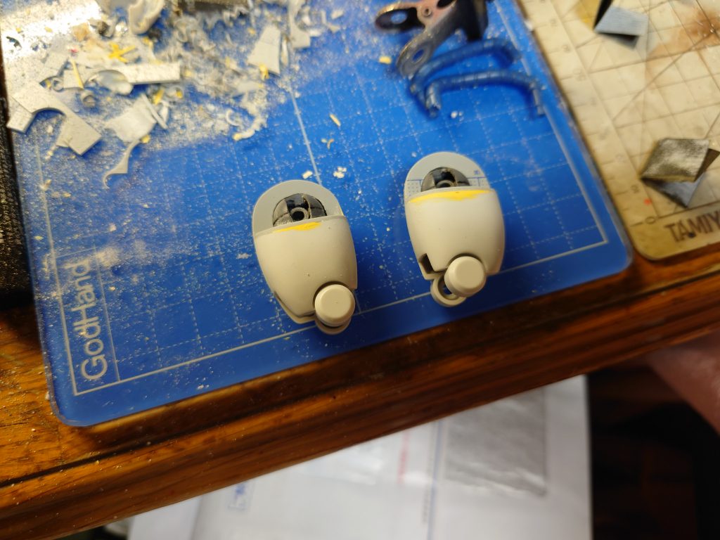 実はこの製作には、ホビージャパンからのリスペクトも含まれています。その片鱗が股関節。発売直後のキットレビュー作例でもトールギスのパーツを使用していましたしね。