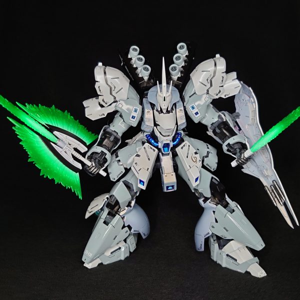 ネオジオンの白い悪魔　サザビー