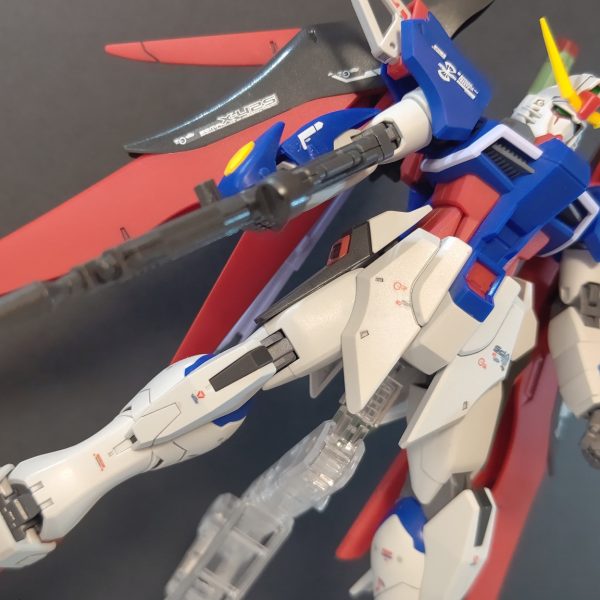 デスティニーガンダム