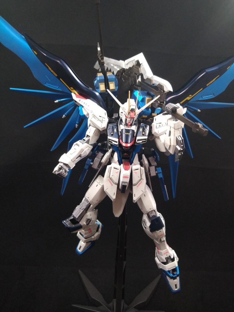 大剣を肩に担ぐといい感じに厳つくなりますね。