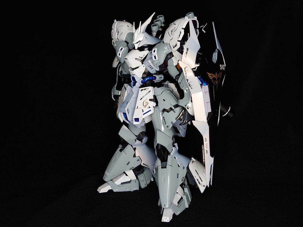 前面からの立ち姿。もはやグレーしか目立ってないという…ではなぜ塗り直さなかったのか？は後ほど制作過程で説明します。