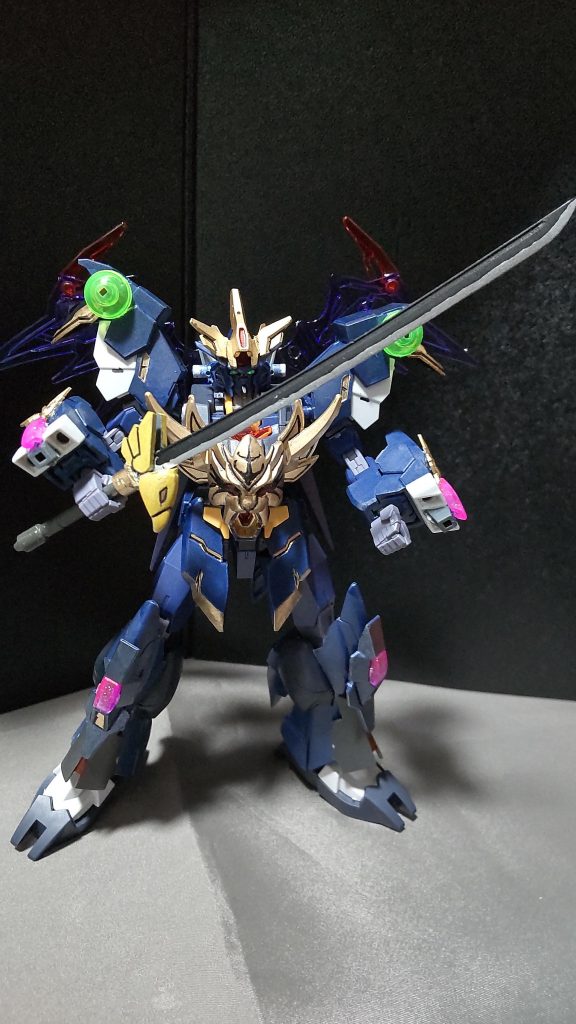 ○隼の妖刀一振りで2回斬りつける事が出来る業物。細身な刀に見えるが、ソードメイスみたいなのと打ち合っても折れない強度を誇る。※ドラクエの隼の剣をモデルにしてます。