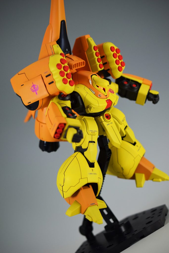 左からみてもちゃんと視線はこっちを向いてる