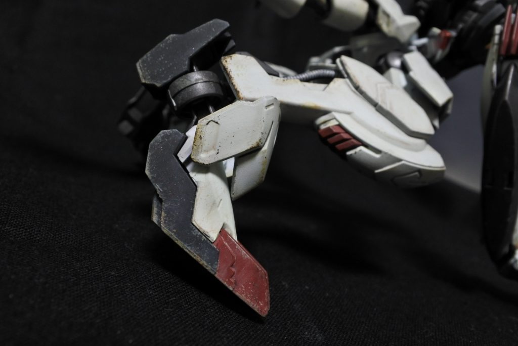 今回2度目のウェザリングに挑戦。あまりやり過ぎない様少し控えめに。写真撮るの難しい…塗装メモMr.カラーで全塗装フレームはガンメタサフフレームのパイプ等にファレホ筆塗りでシルバーエアブラシでつや消し後、ウェザリングカラーブラックでトーンダウン+スミ入れファレホ ライトマッドでウォッシング、チッピングブラウンでピンウォッシュチッピングブラウンでスポンジチッピング、ウェザリングマスターで赤サビ、サビ、シルバー、ススで各部塗装。つや消しスプレー軽く吹いてフィニッシュ。