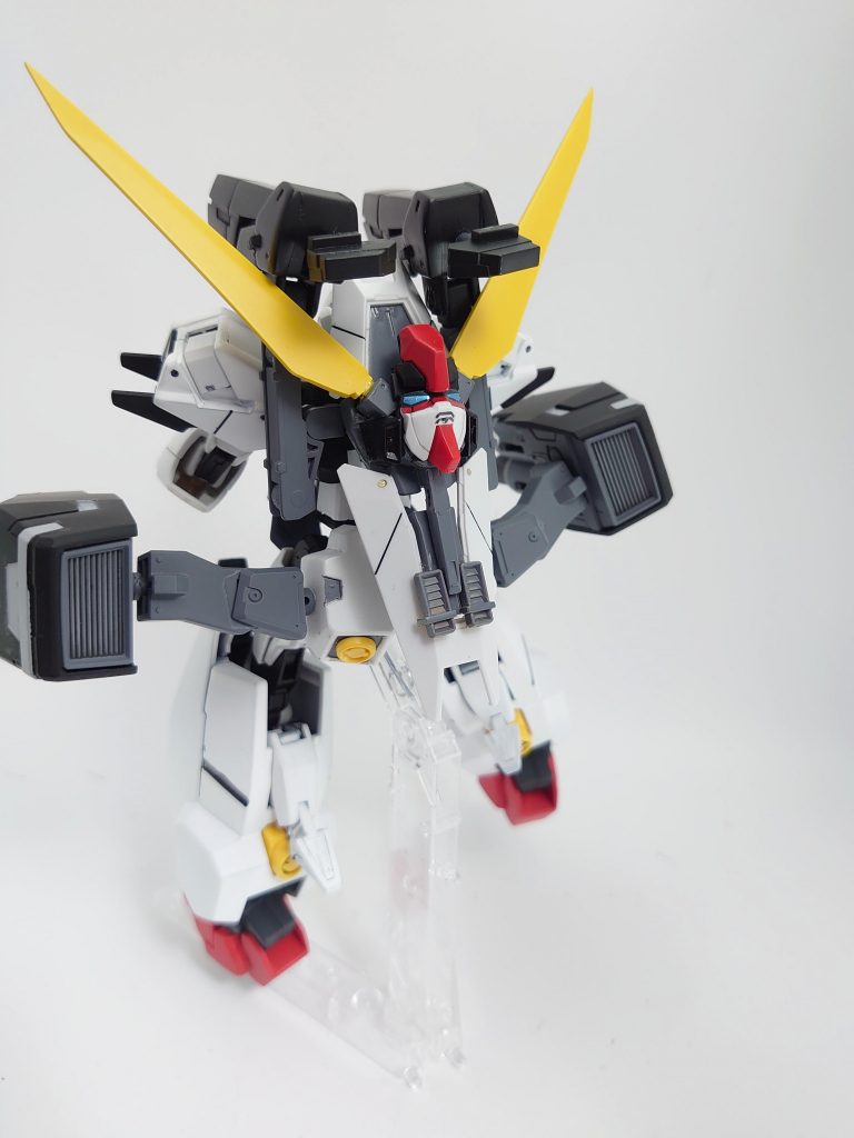 背面のマスクソードを展開する事によってセラヴィーのフェイスバーストモードを再現しました。