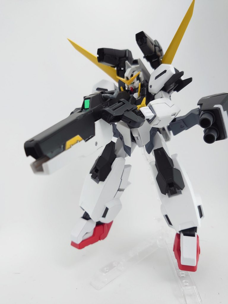 アーマー装着時の主武器、GNバーズカこちらはヴァーチェのものをそのまま使用しています。側面の持ち手も付いているので両手持ちが可能に