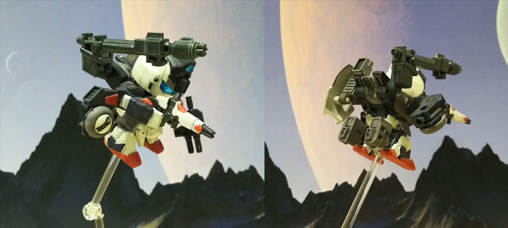 火力と機動力を強引に増強したヘヴィウェポンモード。標準装備の武装も全て懸架しています。