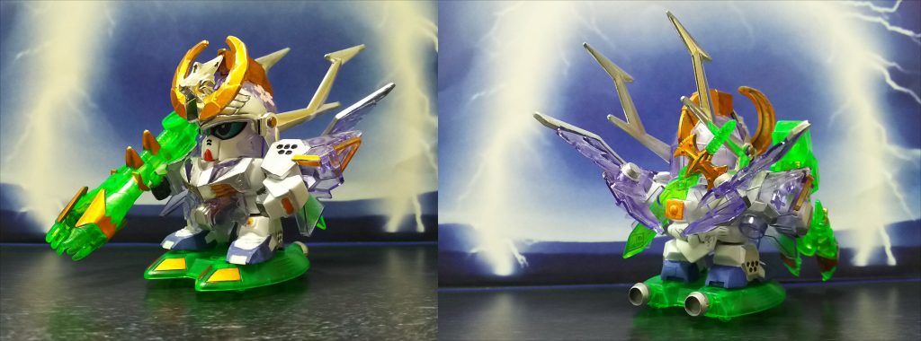 主砲はコズモグランバスター、背面に飛行ユニット・タカノハを装備しています。