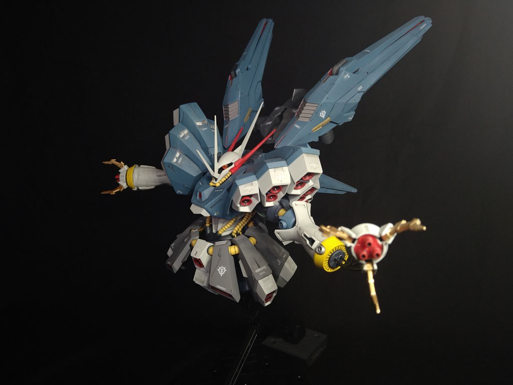 高機動型ジオング　前面背面に大型バーニアユニットを装備させ、さらなる高速戦闘に対応させた機体