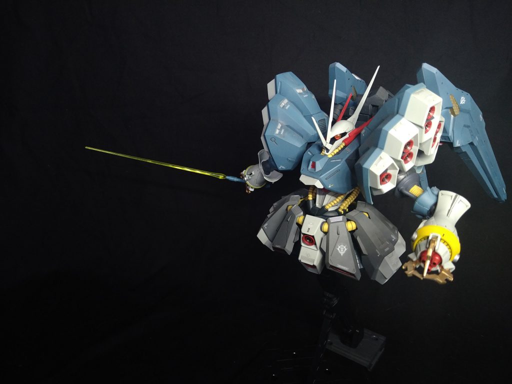 ビームサーベル装備本来のジオングに無い近接武器装備