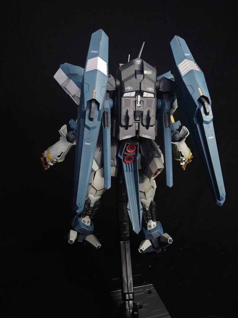 背面スラスターユニット