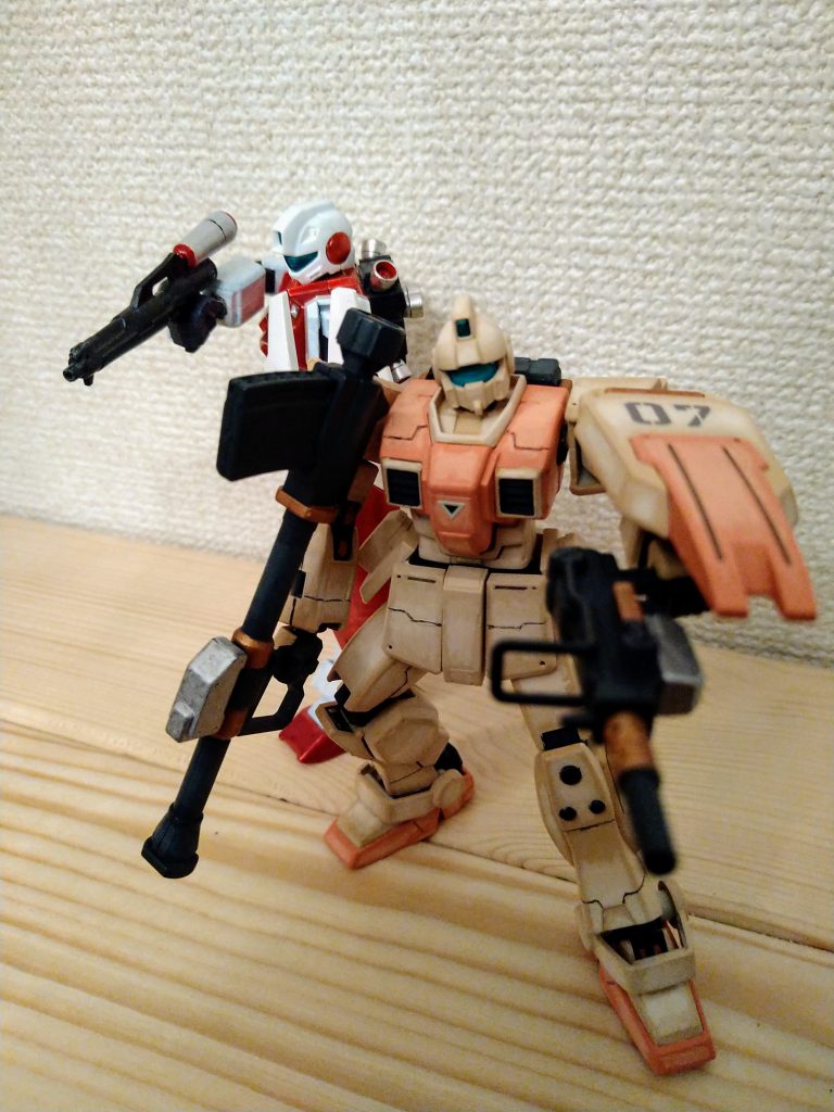 以前作ったちょっと良さげなジムと。並べると結構色が違います。