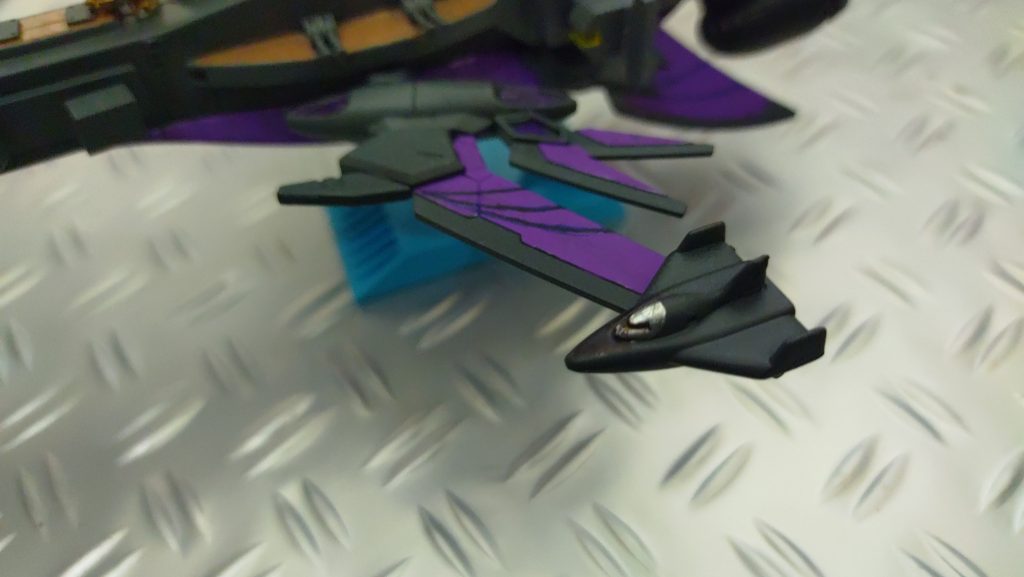 載せ忘れてた脱出艇も追加コクピット部をメタナイトの仮面っぽく塗装しました