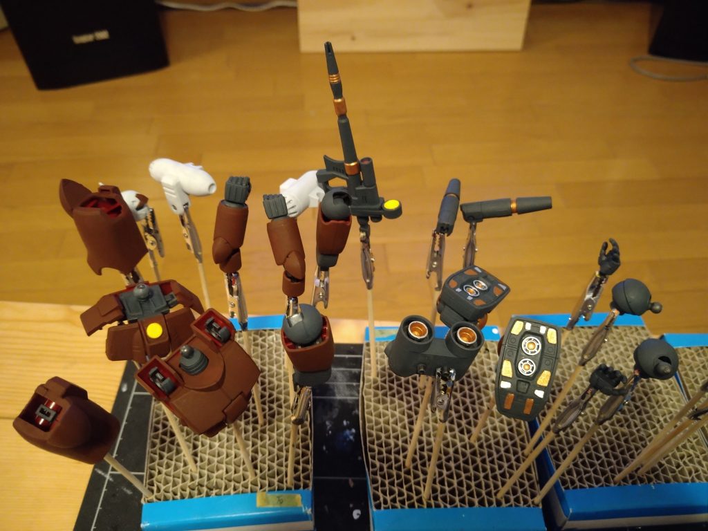 ベース濃い色でベタ塗りしました