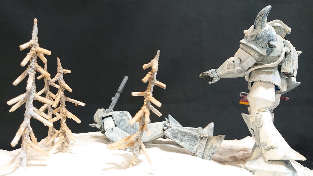 最近、プロモデラーの林哲平さんがホビージャパンの誌面で、「U.C.0079積雪ジオラマ」を再現された記事を読んだ時には、当時のあの作品に注目及び共感されている人と遭遇した感じになり心が熱くなりました。それに加えて、X（旧Twitter）でこの作品をツイートした時に林さんから直接コメントを頂いた時は非常に嬉しかったです。お忙しいところ、丁寧な返信を頂き感謝です。