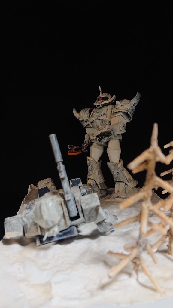 この頃はお金も工具も材料もありませんでしたが、プラモに対する情熱と夢はいっぱいありました！今見れば拙作ですが、プラモスピリットが詰まっていると思います。恥ずかしながらこの作品を第26回オラザク選手権に応募して、切手サイズで誌面に掲載して頂くことで、子供の頃の気持ちに一区切りつけることが出来ました。