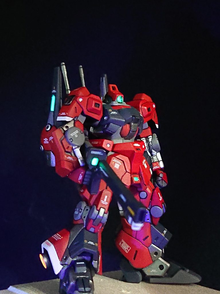 センサー部分は蛍光塗料を使用し、UVライトで発光します😍