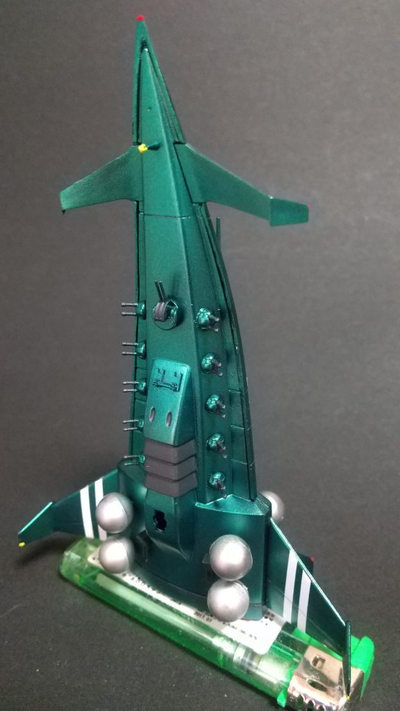 ２本線はグワジン二番艦の識別マークのつもりですぐっと締まって良い感じ