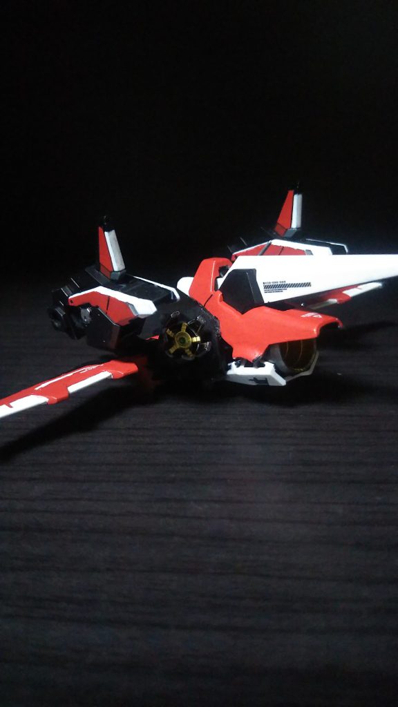 後ろ。背中に付いてるときはまったく見えませんwが、バーニアあります😅