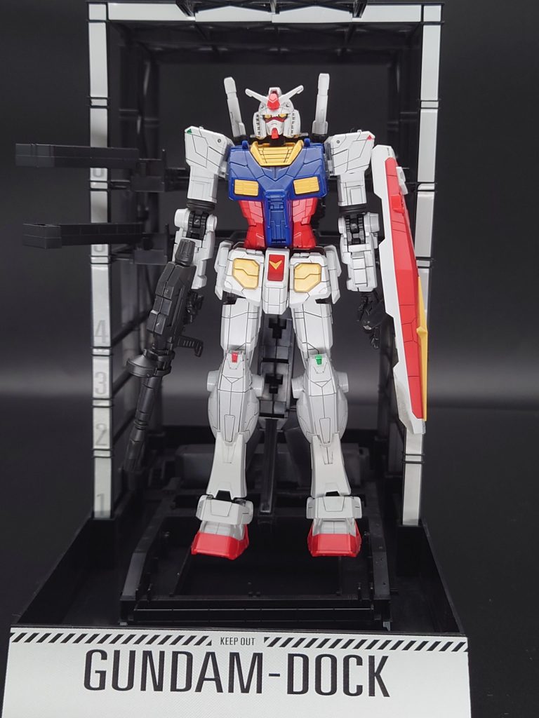 変わってこちらは、1/144の方のキットです、こちらもキットにスジボリがぎっしり入っていたので墨入れだけの、簡単仕上げ