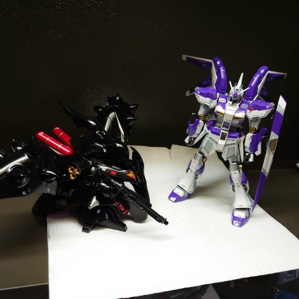 ガンプラ初塗装😅HGHi-νガンダム（汗）