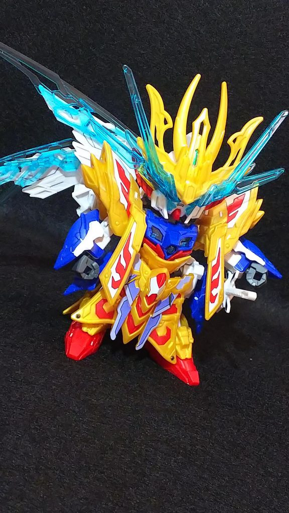 腕装甲に白をチョイ塗り+スミ入れ情報量増えるとカコイイよね。