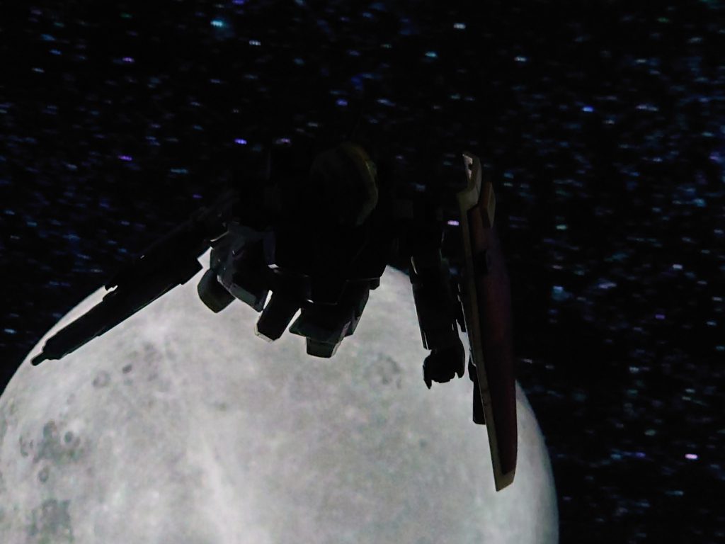 ビーッ! 警報と共に、姿勢制御用スラスターがいくつか作動しなくなった。「マジの故障か、それとも…」あいつの仕込みの可能性が脳裏に浮かんだ。