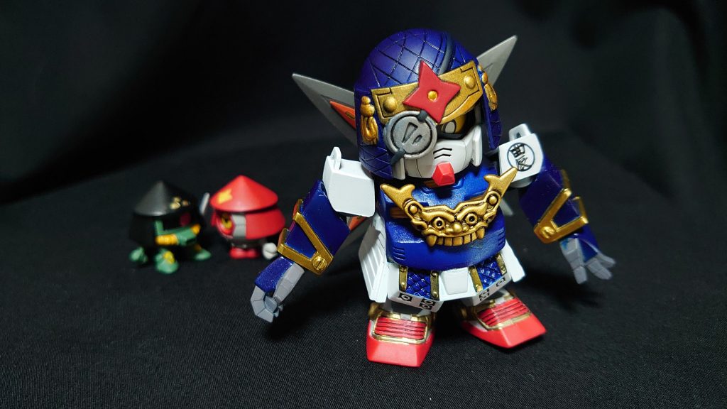 手裏剣にはマグネットを仕込んでいるので、手のひらと背中にくっつきます。