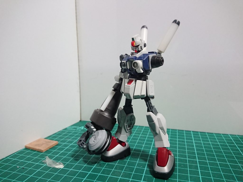 腕が思った以上に重くなってしまったので完成時の細いものに変更しました。