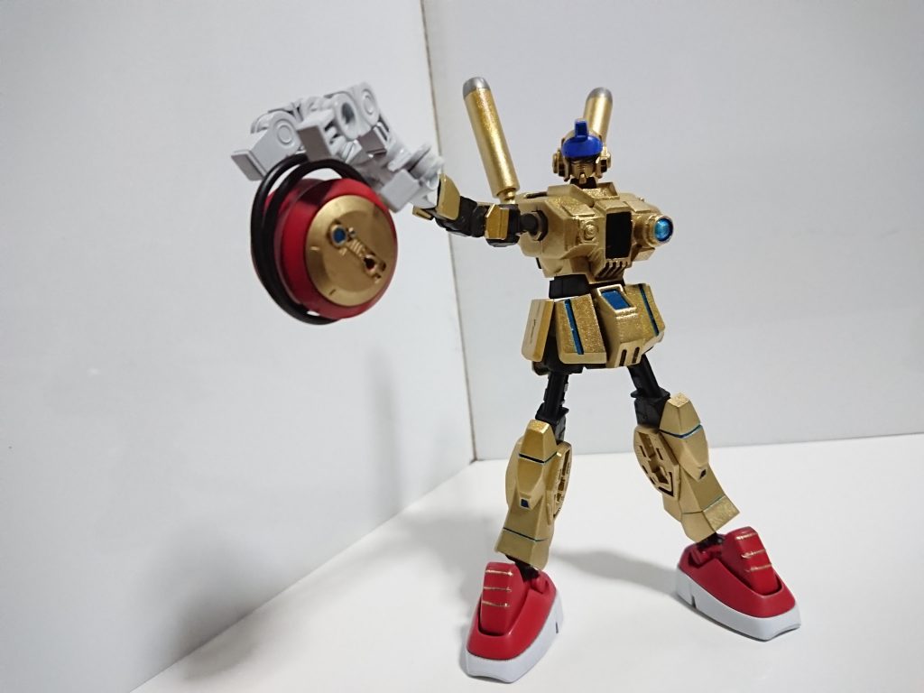 ヨーヨーはビルドパーツのレドームで作成穴を開けてリード線で腕と接続してます。 ガンダム的には高速回転する物理攻撃用のインコムみたいなイメージです。