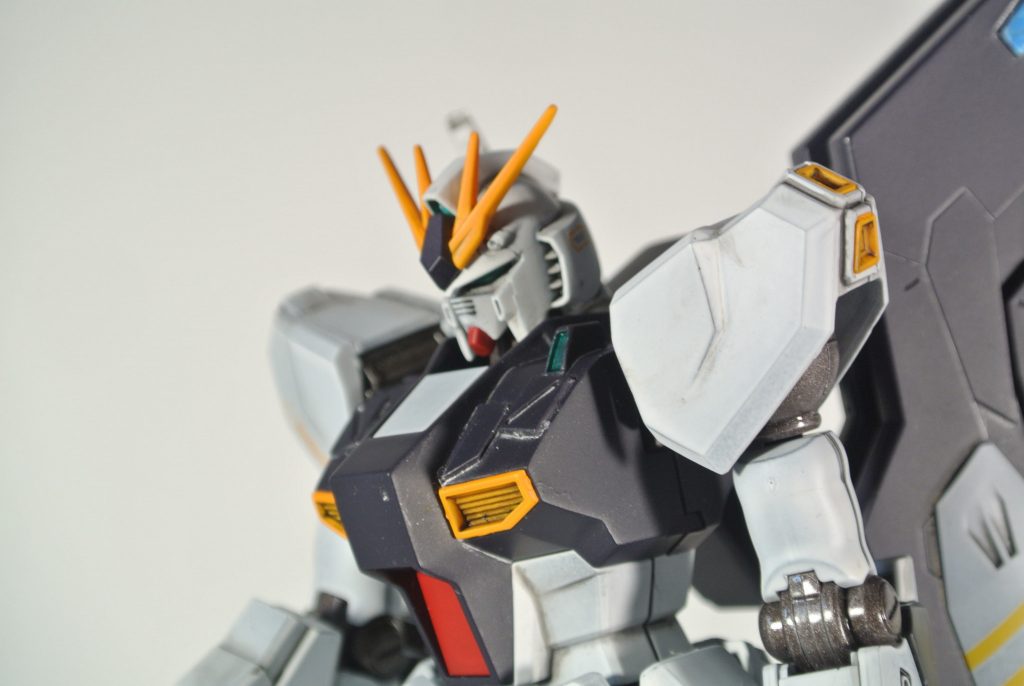 仕上げを関節だけ艶出しにしているのが個人的にツボです