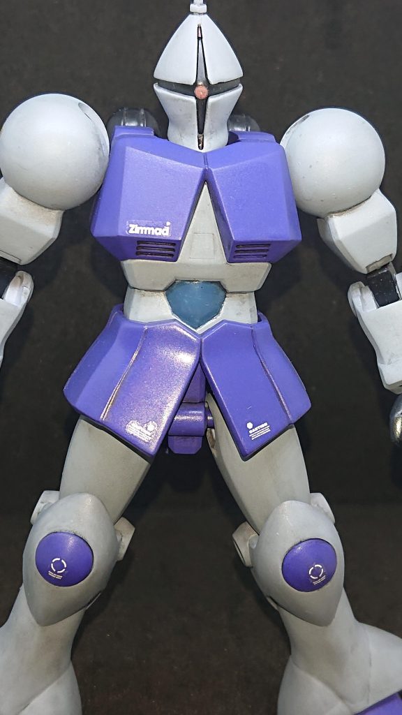 水転写デカール貼って情報量を増やしてみました。