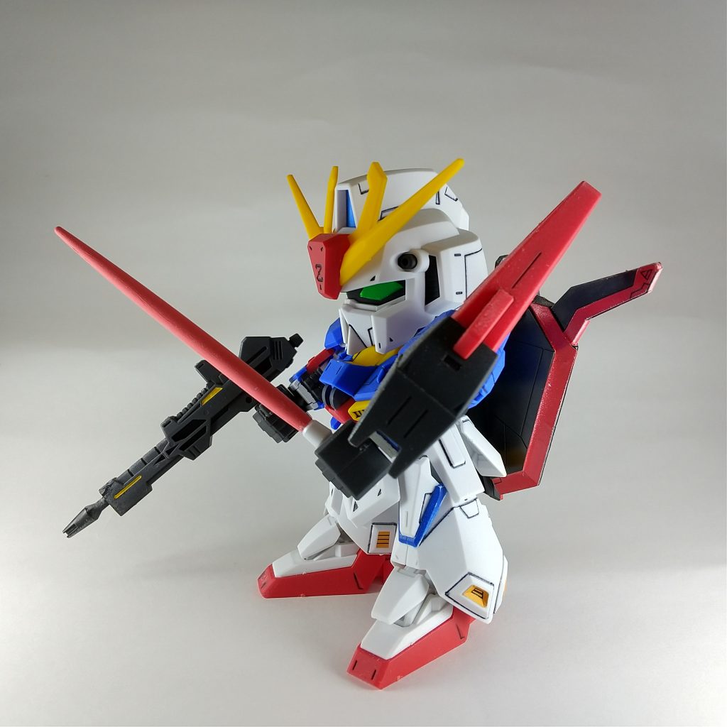 ビームサーベルはアクリルガッシュを調色して塗装。発色もいいし塗りムラも少なく使いやすい印象。ただ厚塗り感が強いことと、塗膜が極端に弱い。慎重な扱いが求められる為、ぶんどどは控えた方が良さそうです。