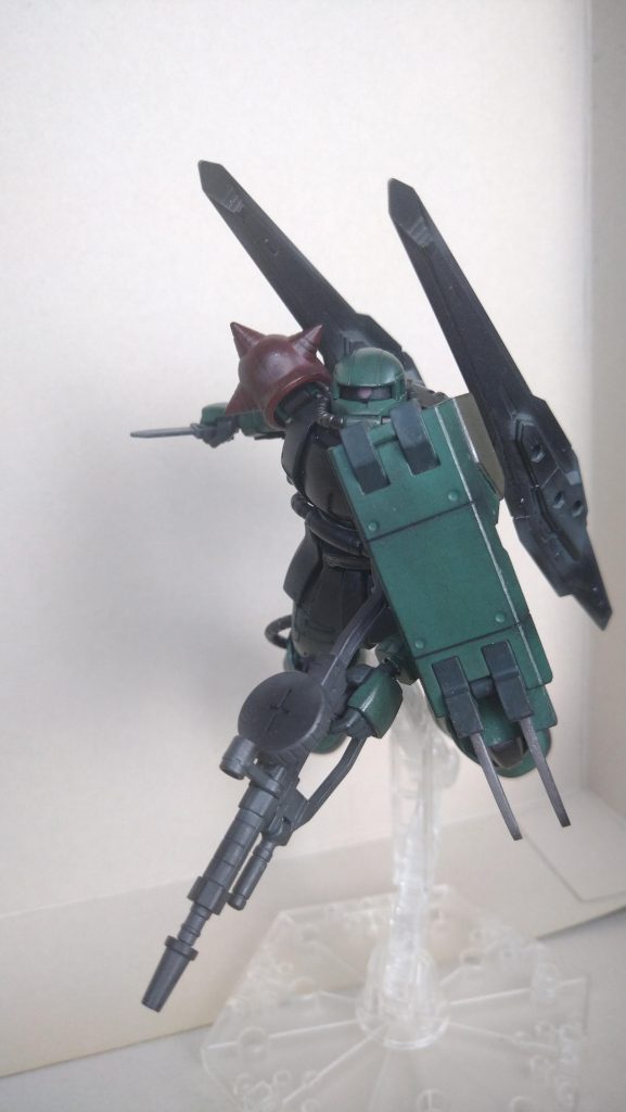 ゲイレールのクロウシールドは後から追加して接着しています