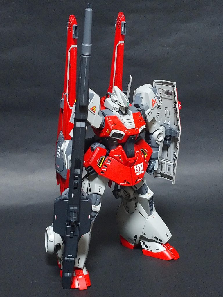 肩はガンダム5号機から拝借、腰はビルダーズパーツです。