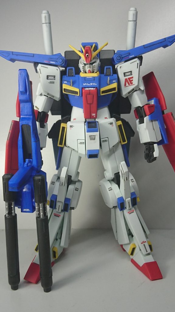 初めての小改造でしたが、精度と仕上などとても難しく感じましたが、少しだけ素組からMG風に近づく事が出来ました。