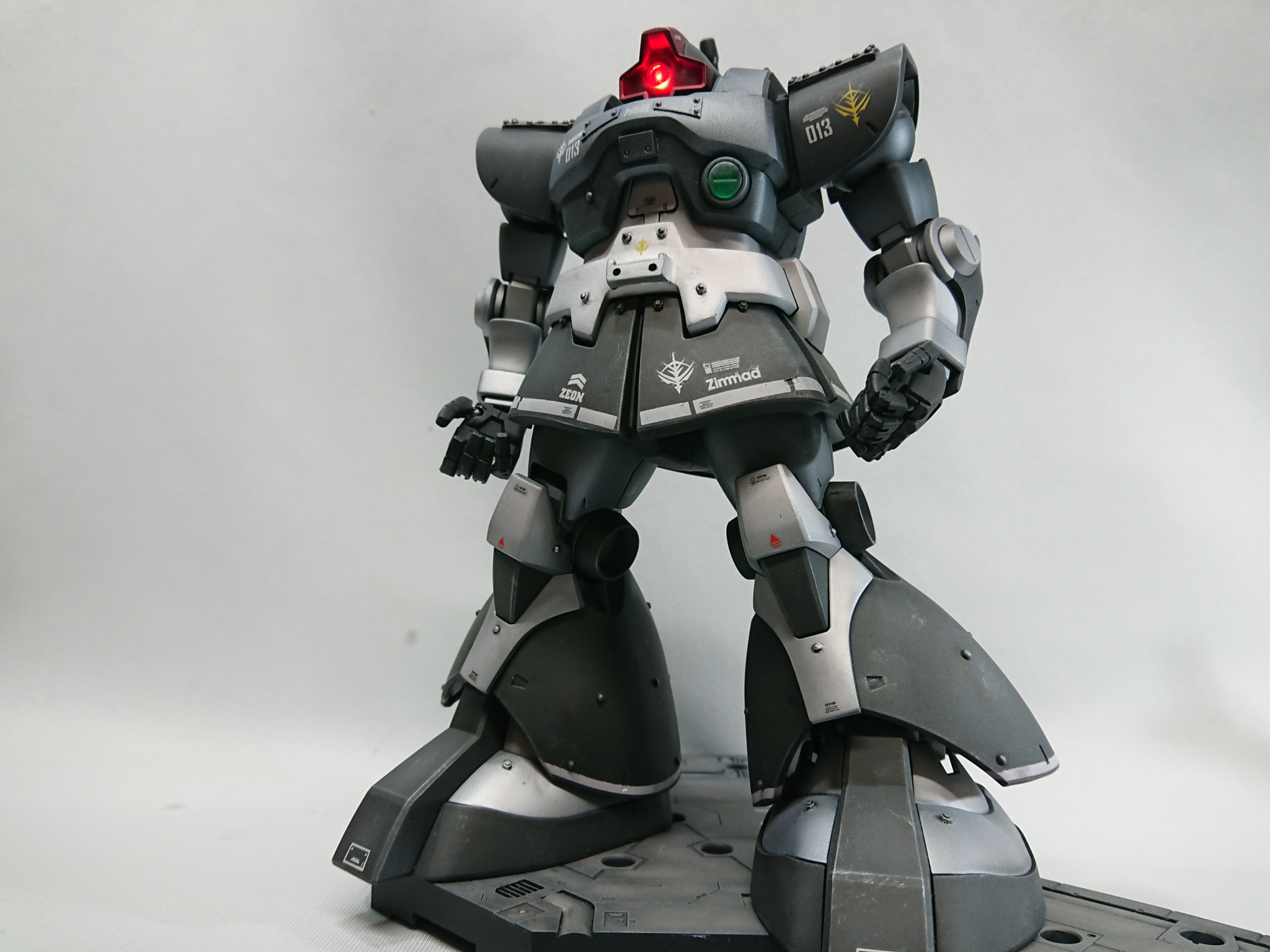 MGドム（ブラックドム）電飾付艶消メタリック塗装｜つしまさんのガンプラ作品｜GUNSTA（ガンスタ）