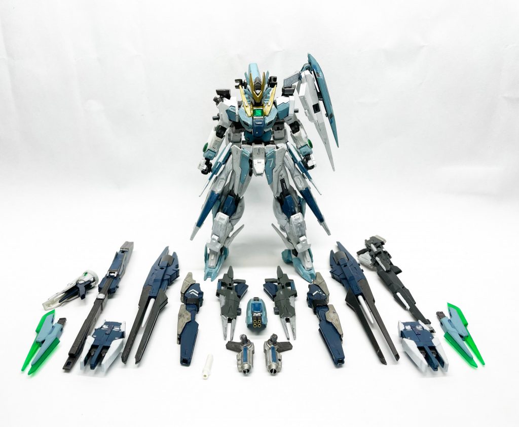 武装・ビームライフル 2丁・ビームキャノン 2丁・ビームピストル 2丁・長距離ビームライフル 1丁・腕部ガトリング・頭部バルカン砲 2門・ランサーミサイル 2門・マルチミサイルポッド 2基・ビット 4基・ビームサーベル 1基・腰部スラスター兼リフレクター発生機・GNシールド ・GNビームガン・ロングライフル 1門