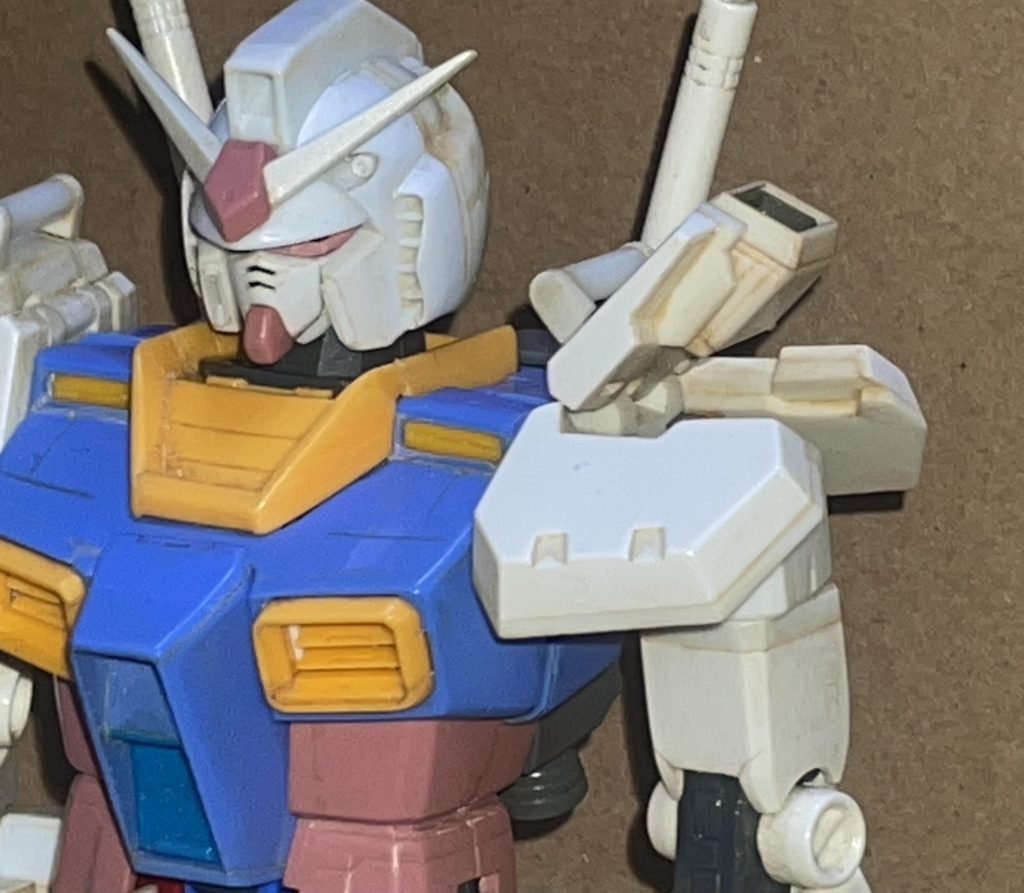 最大のウリは、やはりこの肩アーマーの可動でしょうか。