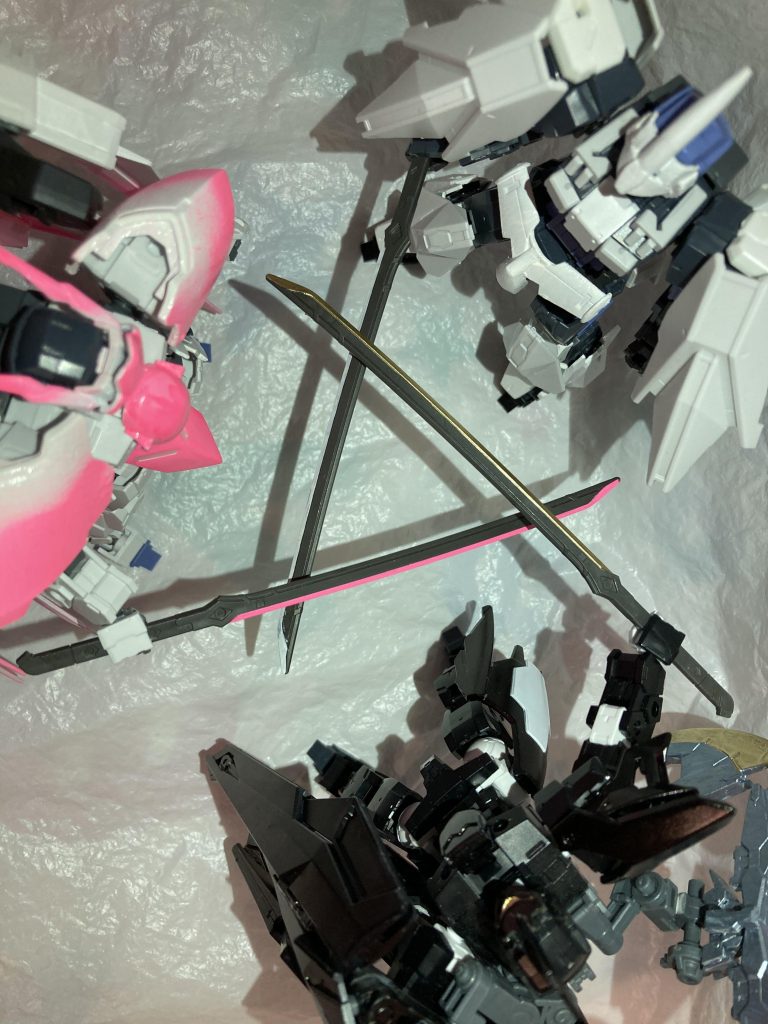 兄弟機が他にも2体存在しております。