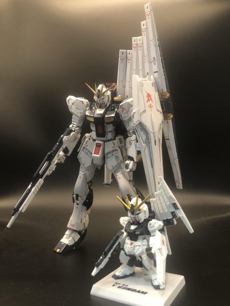 最後に恒例のνガンダムとコンバージの2ショット。いろいろなポージングでたくさん撮影して楽しかったです。ここまで見ていただいてありがとうございます。