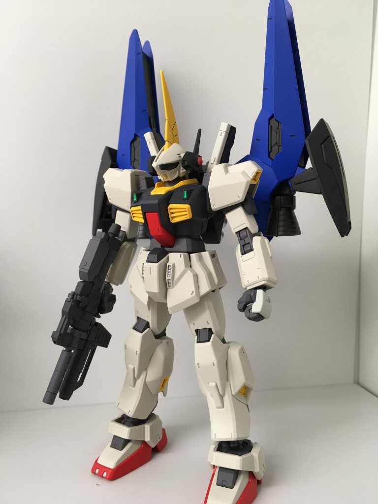 また、損傷したマークⅡ頭部を互換性のあるバーザム頭部に差し替えたバージョンという設定でバーザムヘッドも同じカラーで作ってみましたついでに武器も変更しシステムウエポンキットのビームライフルも作りました