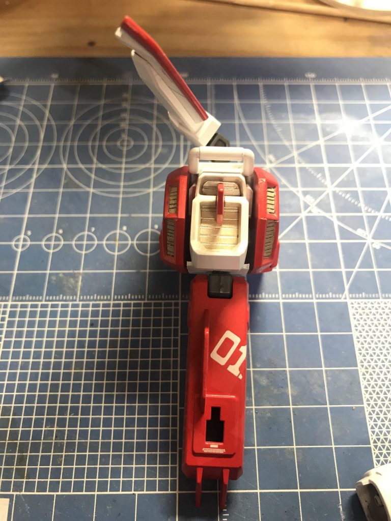 内部スラスターはプラ板で作り直しました。