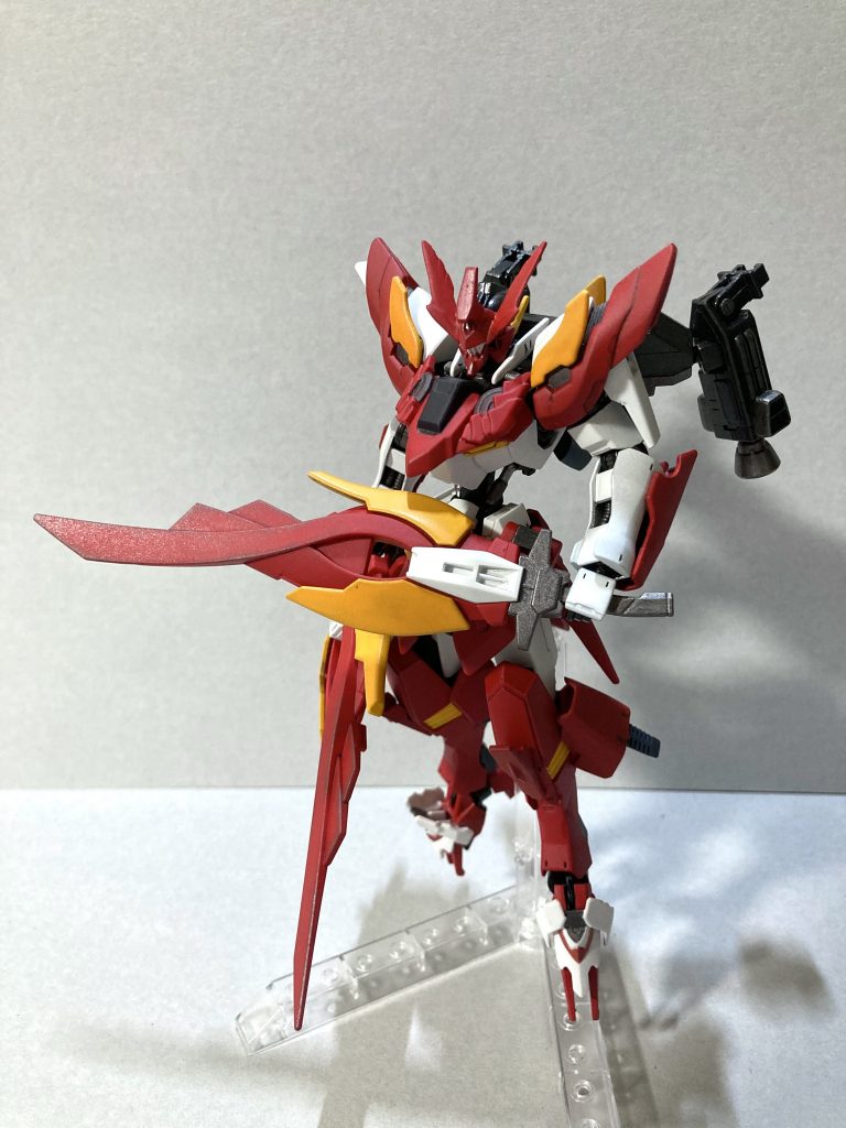 バスターソードは使い捨て。叩きつけて使い、折れたら、背中から次の剣を、、、といった感じで。