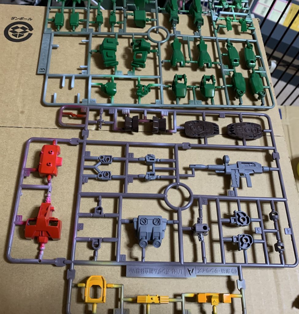 塗装後のランナーです。今までやった事のないやり方でしたが今回みたいな簡易キットだとお手軽に製作できたので楽しかったです。興味ある方はEGなどでお試ししてみて下さい♪最後までご覧いただきありがとうございました(*ﾟ∀ﾟ*)