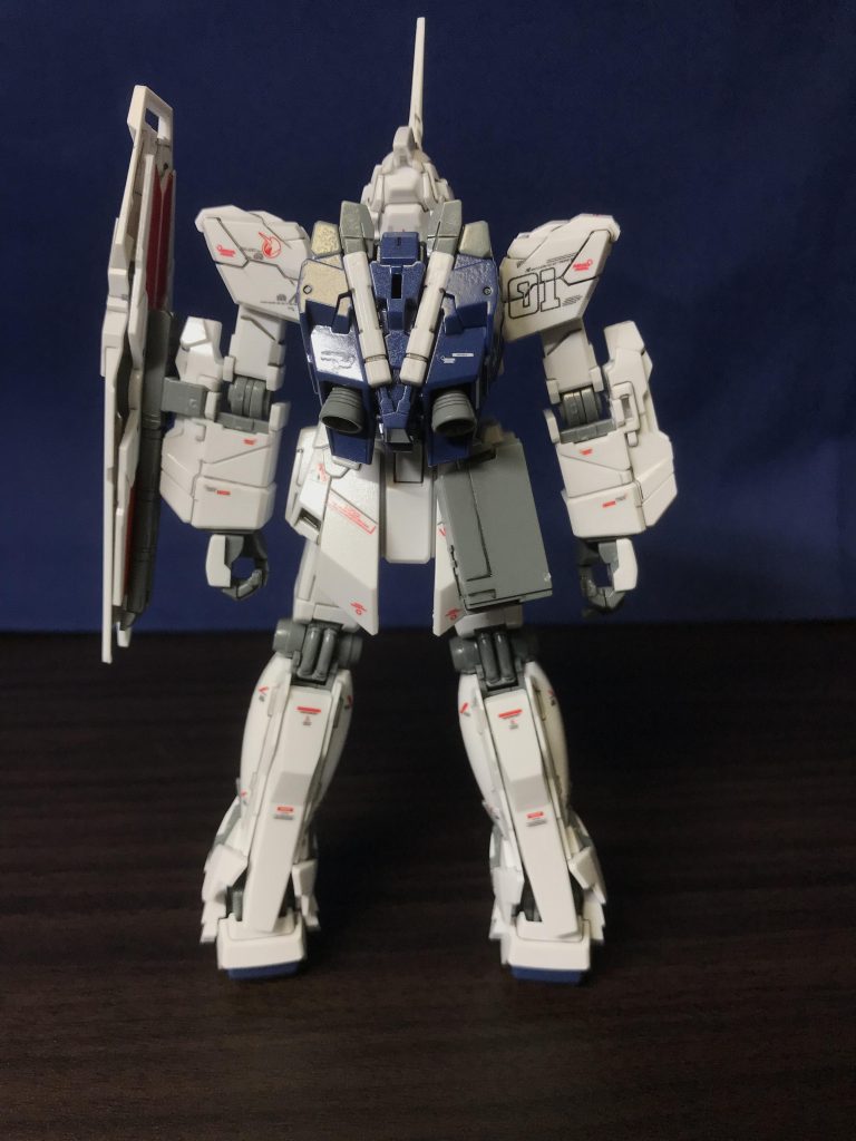 バックから。設定上、あえて変形ではなく変身と表現している感じ。考えた人は天才か！