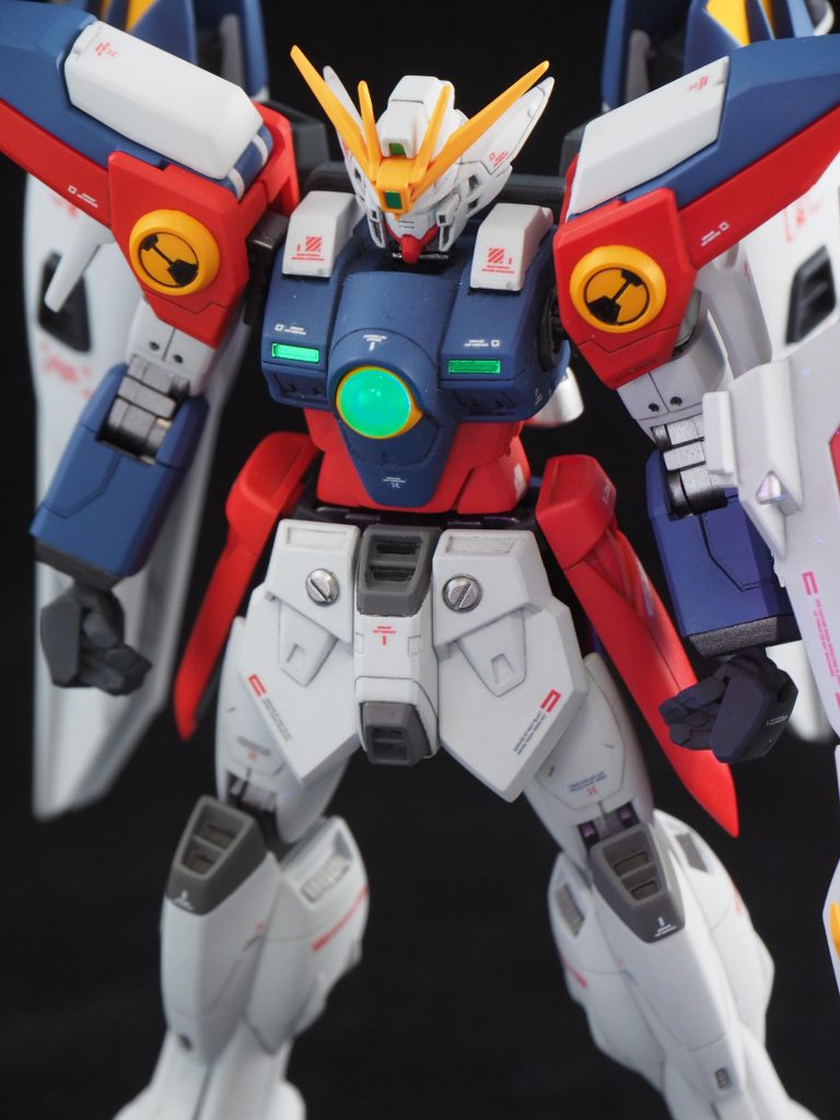 ゼロシステムは蛍光塗料で塗装しています。