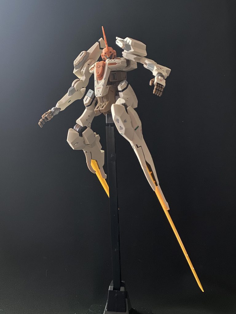 ビームサーベルがデカいので撮影が大変でした。